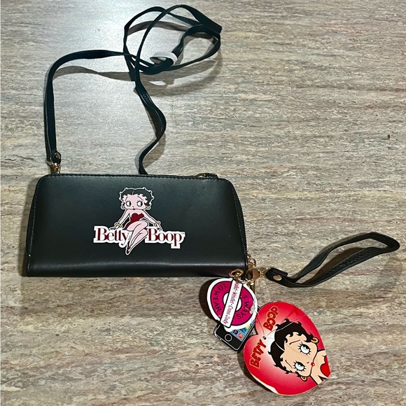 NWT Betty Boop3 ways to wear wallet- wristlet-crossbody bag - Picture 10 of 16